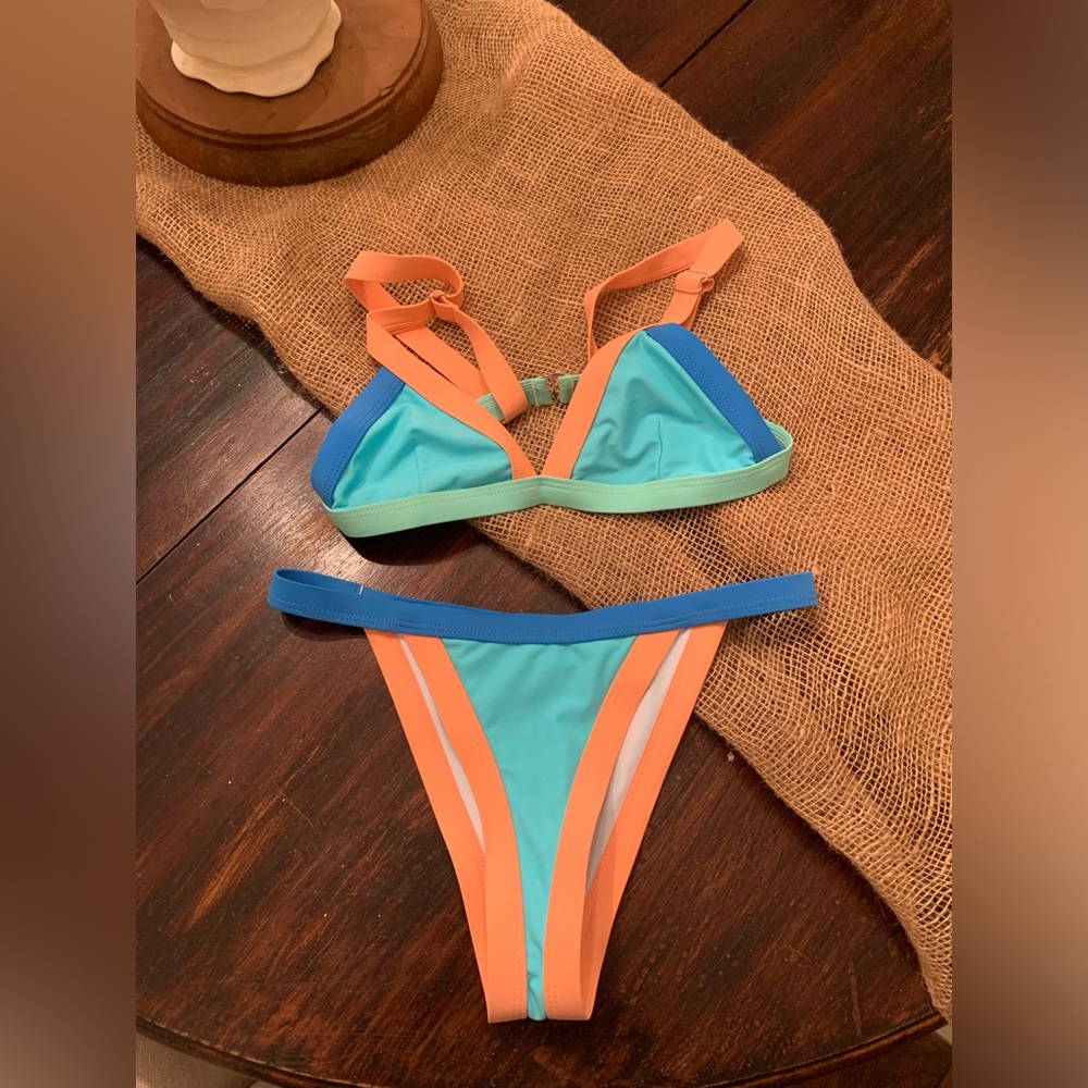 Ladies Sz small NWOT bikini